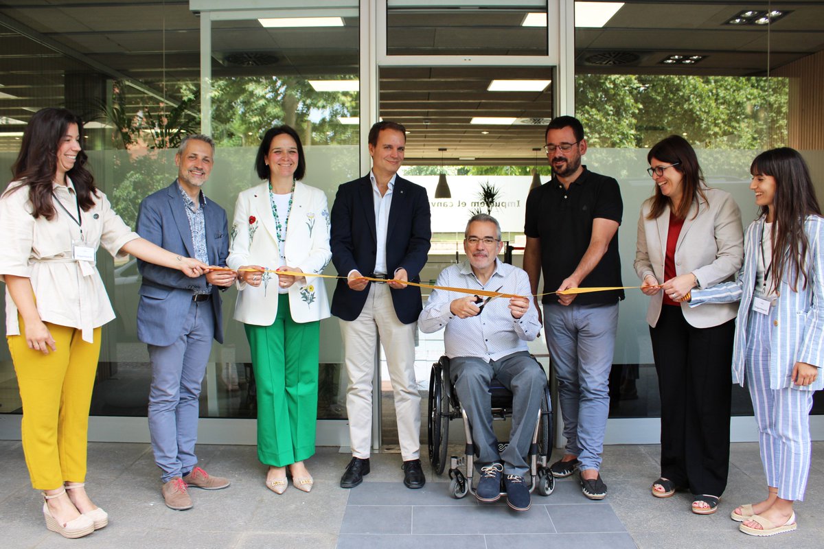 GrupMifas's tweet photo. Ahir vam obrir les portes d'un nou espai, però sobretot d'un nou futur. 
Gràcies a totes les persones, entitats i institucions que ens vau acompanyar en una inauguració tan especial.

Seguim creixent per estar més a prop de les persones.

Llegeix-ne més: https://t.co/TTtSaxJFoY https://t.co/nbS8ClmFM6