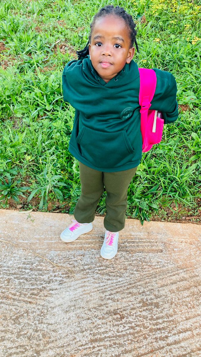 Sam52307662's tweet photo. Happy Environment Day 💚🤎🪴💦
#LoveEswatini #happyEnvironmentday #cleanliness #lovelydayforaguinness https://t.co/cAT8N3RerS