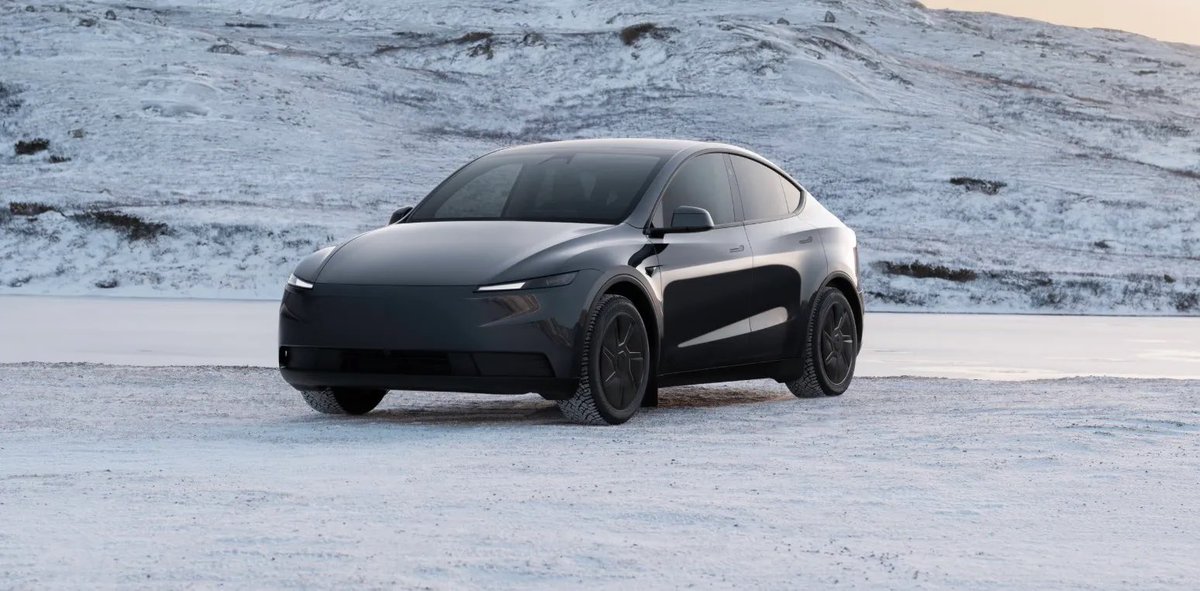 daltonbrewer's tweet photo. You can buy a Tesla Model Y for under $40,000 that requires no gas, ultra-low maintenance and is the only car that has Full Self-Driving technology 

The average car in America is ~$50,000, requires expensive gas, costly maintenance and can’t drive itself

Buy a Tesla and have it drive you home—step into the future today

$TSLA