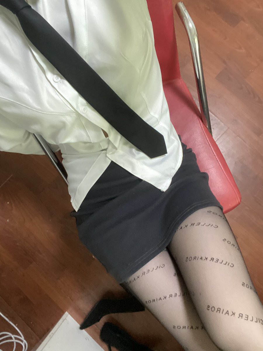 TTII4444's tweet photo. 果然甜妹的尽头是御姐…

#4i https://t.co/v5sCwU5CLt