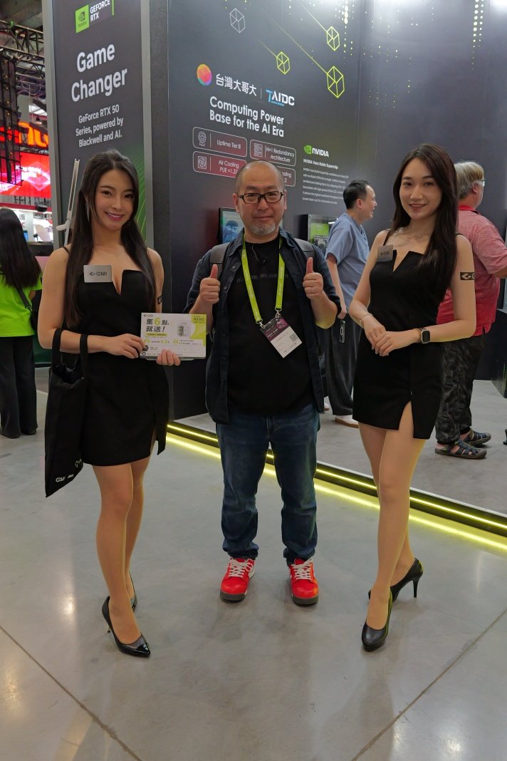 OLIOSPEC's tweet photo. 終始ご機嫌な店長です！
#computex2026 https://t.co/1rUrRxB62T