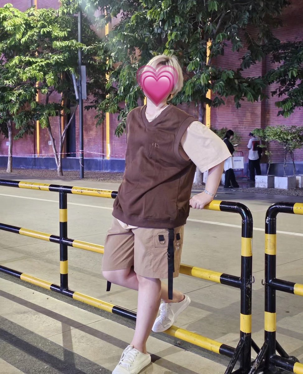 ggodd_14's tweet photo. ทุกคนมาเล่นอันนิ้กานนน 🙌
ขอดู ‘ผมยาว vs ผมสั้น’ ของทุกคนหน่อยฮะ อยากรู้ว่ามีคัยเหมือนคนละคนแบบพ้มบ้างงงง https://t.co/KrDJTBckNu