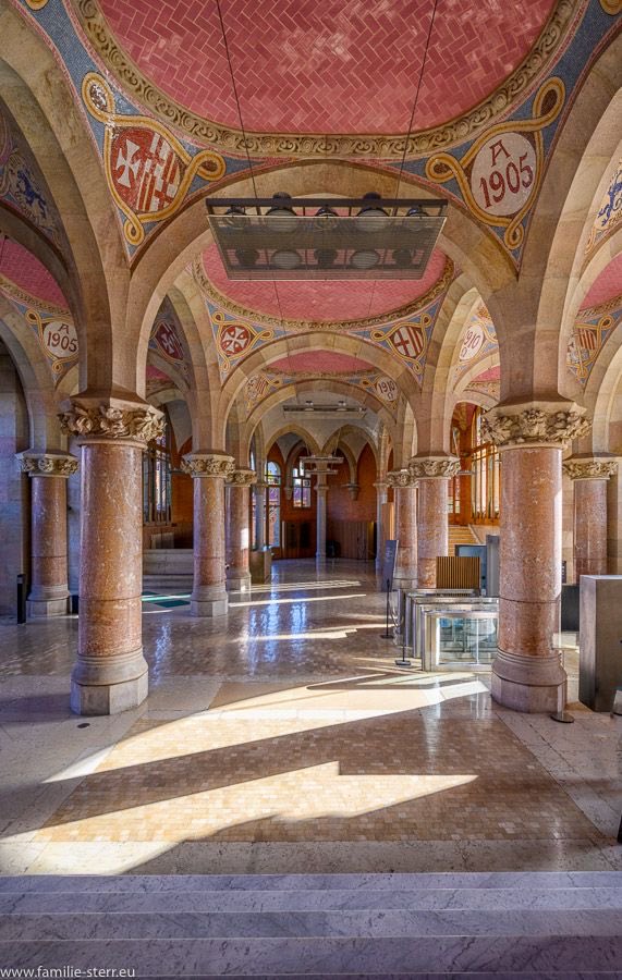 ManeeshaSem's tweet photo. i’m obsessed with this hospital in barcelona because whoever built it understood that beauty is a form of medicine that can uplift the human spirit and support healing https://t.co/ebiNAlPigm