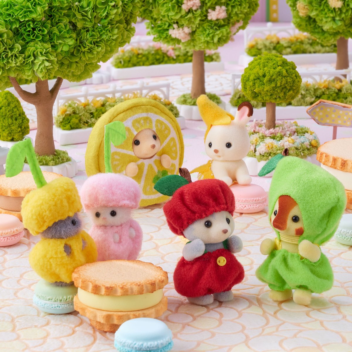 SylvanianEC_JP's tweet photo. ＼おすすめ商品をご紹介🎵／

人気急上昇中の【赤ちゃんコレクション】は、なにが出るかお楽しみ✨集めてかわいい、遊んで楽しいコレクション！

『赤ちゃんコレクション -赤ちゃんアドベンチャーシリーズ』
https://t.co/1jO0qLDFYl

『赤ちゃんコレクション -赤ちゃん妖精の森のなかまたちシリーズ-』
https://t.co/fGS8qCdjUO

『どきどきコレクションー赤ちゃんフルーツパーティー』
https://t.co/gEObbOE9i0