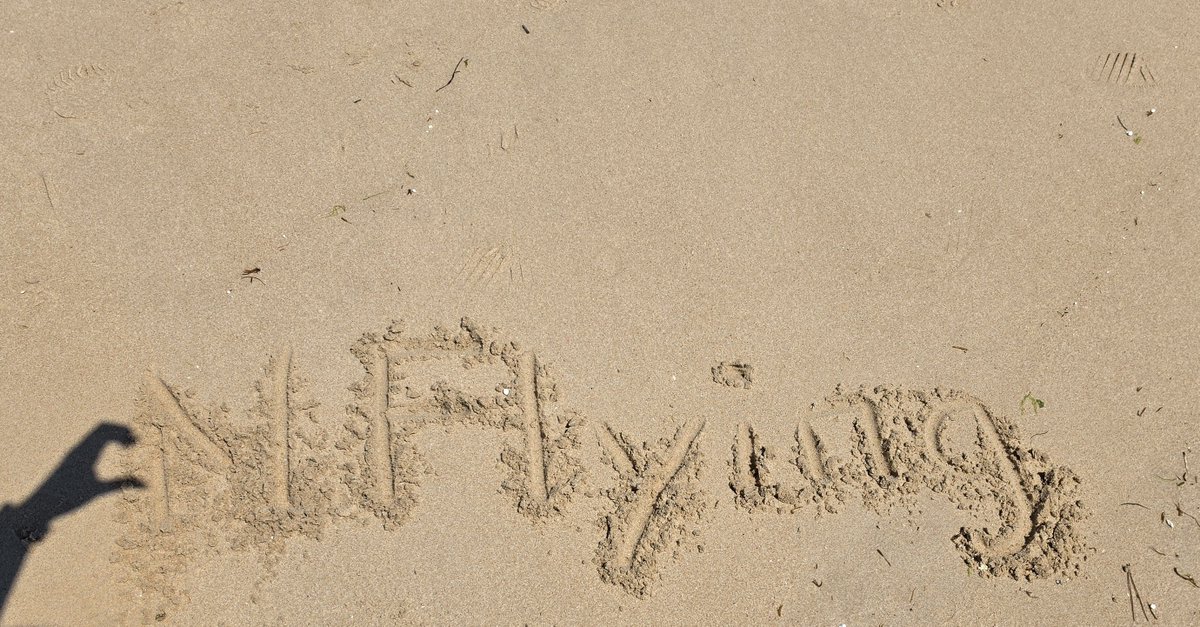 MyhappyNFHun's tweet photo. #NFlying #엔플라잉 #환절기 #In_Between_Seasons #부서진_마음_수거함

부어썸 못 가는 대신
해변에서 엔플라잉 응원하기👋 https://t.co/9us86i6Tnb