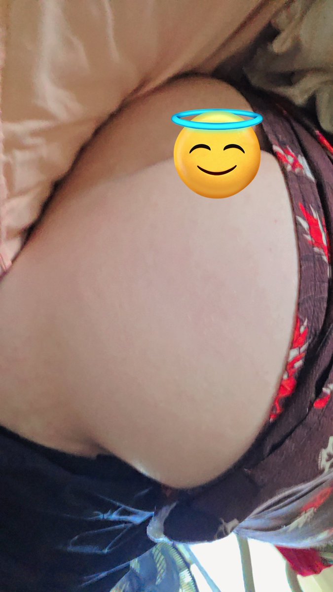 Frierenn10's tweet photo. #femboy https://t.co/sAC28LamdQ