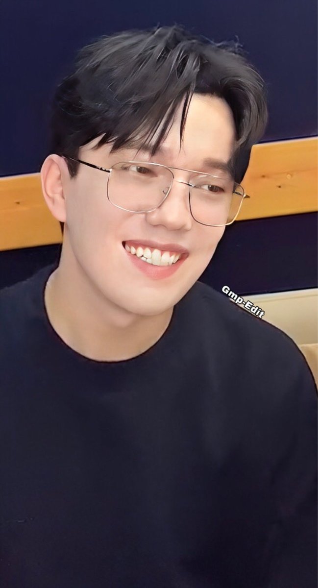 Gaby_FMP's tweet photo. Some fan complaints are funny 😅, but others are getting tiresome 🫤. He can't speak every language,  so try to be grateful for the live stream and look forward to the translations of kind dears later 😎✌️💯👍

©️#Dimash IG

✨🕊

MY FAVORITE DIMASH SONG 

💜

@dimash_official https://t.co/uZj4lP0kXH