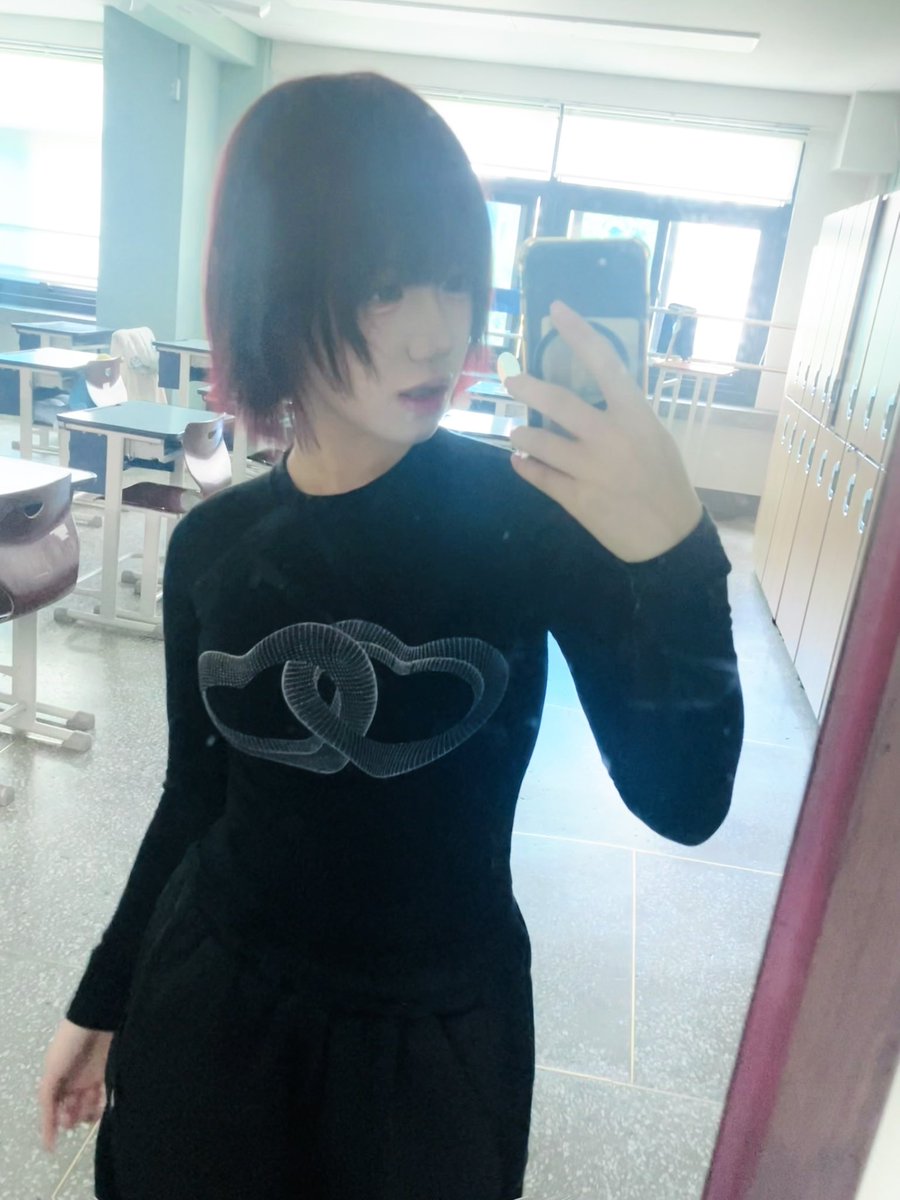 떨 tweet media
