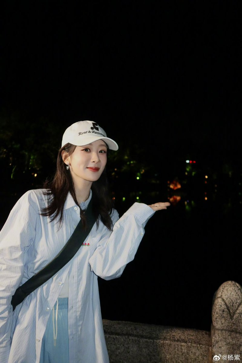 Yz1106Aoao's tweet photo. 📸 260605 #YangZi weibo update

Caption: Huizhou walk~ https://t.co/t3lmOohacs