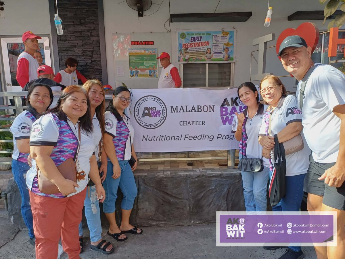 AkoBakwit's tweet photo. Feeding activity sa Hulong Duhat, Malabon City. 

Maraming salamat sa Jollibee Group Foundation, at ating team Malabon.

#AkoBakwit #IDPs #bakwit #JGF https://t.co/sM8QKjEGEN