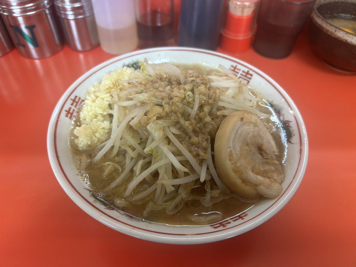 1976dada's tweet photo. お昼は　すばじらぁ🍜
久しぶりに訪問🍜

やっぱつけ油は　最高ですね😋
全マシ　ペロリと食べちゃいました🍜

ご馳走様でした😋 https://t.co/OV6wHG0fnX