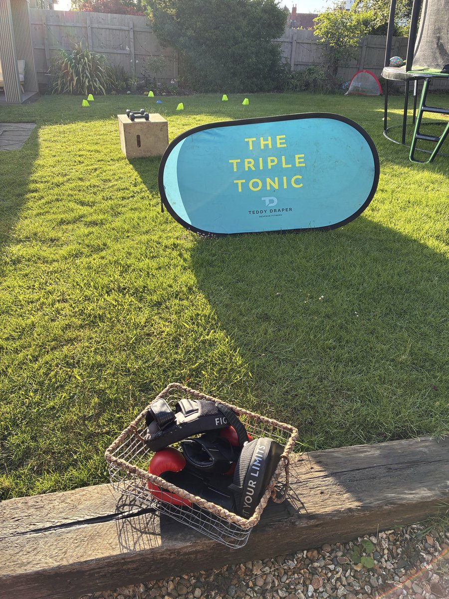 TeddyDraper's tweet photo. 645am. Triple Tonic time.

Movement. Fresh air. Conversation. https://t.co/aGatyR5dY3