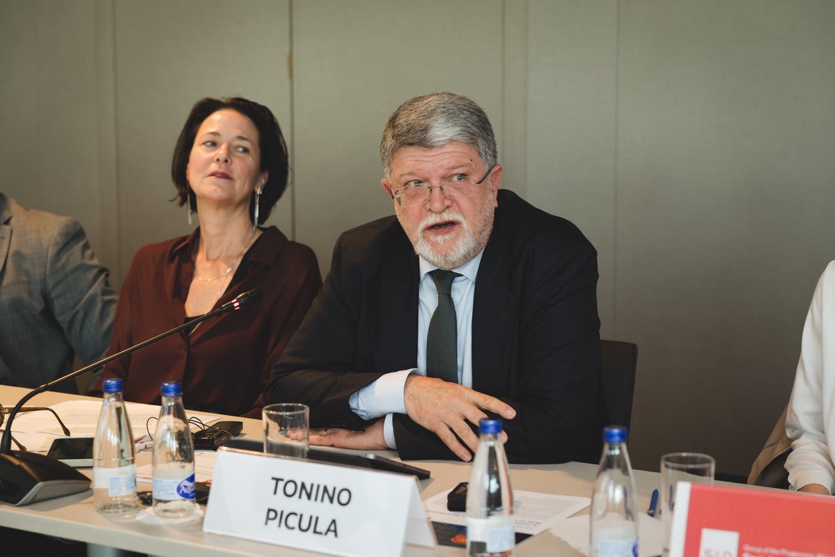 TPicula's tweet photo. U Podgorici na seminaru @TheProgressives Willy Brandt programa o europskom putu Crne Gore.

Proširenje EU-a danas više nije samo tehnički proces ispunjavanja kriterija, već strateško geopolitičko pitanje sigurnosti, stabilnosti i utjecaja. Nakon 13 godina bez proširenja, vjerodostojna europska perspektiva Zapadnog Balkana važnija je nego ikad. 🇪🇺🇲🇪