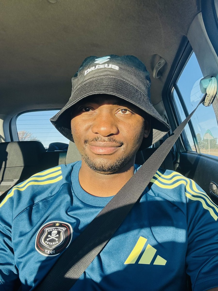 JuniorMbatha_'s tweet photo. Top of the Betway Prem log 
Top of the morning 🏴‍☠️🤝🤍🖤 #OnceAlways https://t.co/nBkhBW7kEp