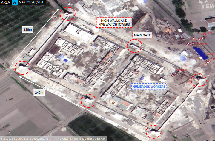 SIAnalytics_AI's tweet photo. GEOINT: New prison camp confirmed south of Chongjin — 242×128m, 5 watchtowers, forced labor. Capacity surge tied to DPRK's anti-K contents law; 13 existing camps also upgraded. Coal re-detected Chongjin Quay A-2 for first time in ~1yr.

📄https://t.co/fpamjrG2r9

#IMINT #GEOINT https://t.co/uTVyQKcbPM