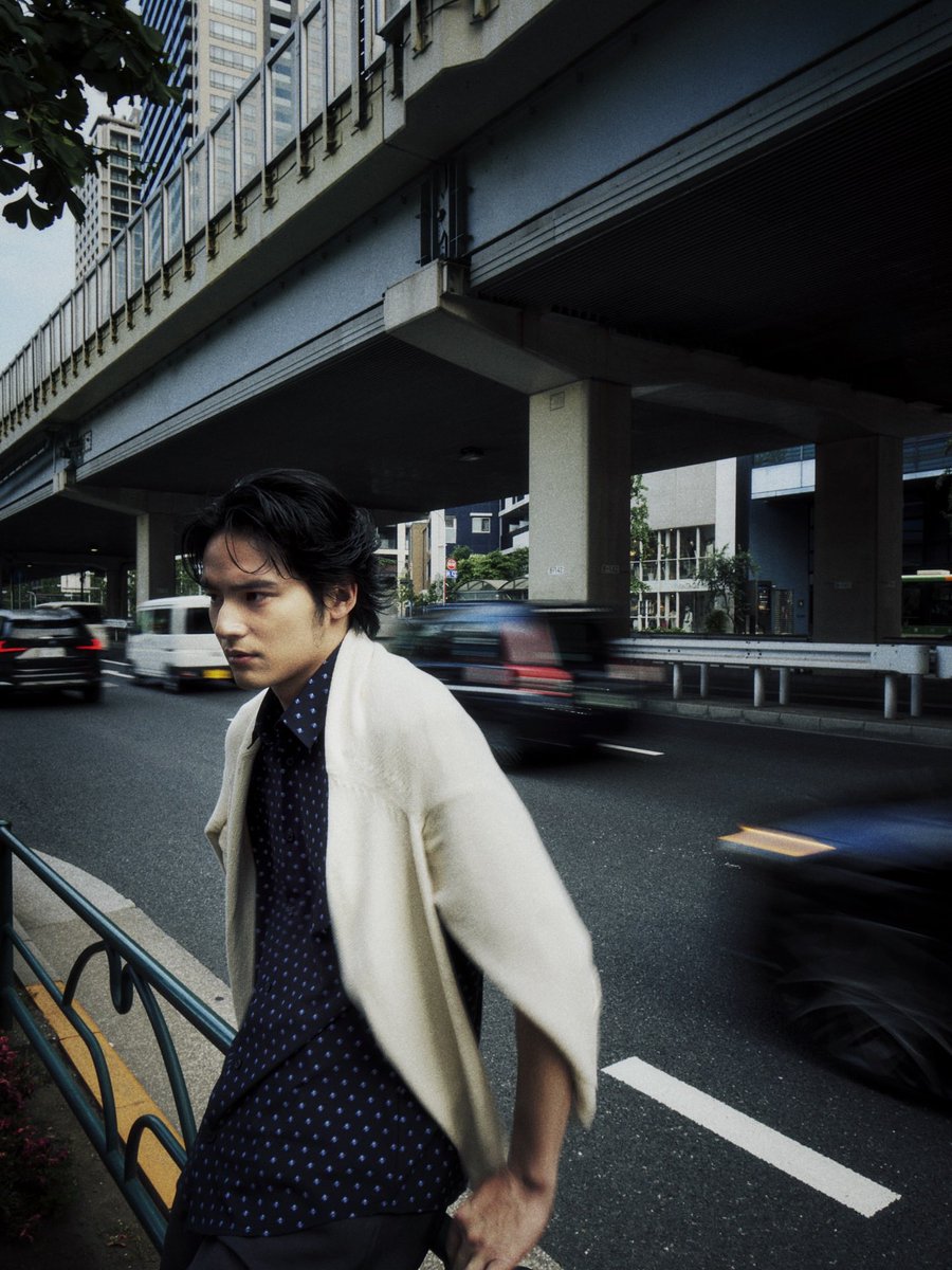 THEFASHIONPOST's tweet photo. 『テーラリングの矜持と、抜け感の間で。水上恒司と ボス vol.2』

https://t.co/ZNkVyWNmHJ

#BOSS #水上恒司 #pr https://t.co/TVTTPAxvBC