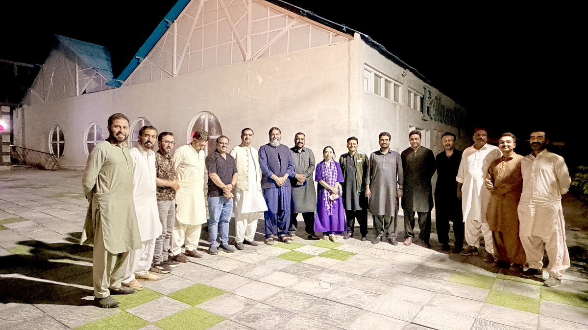 BasharatAliPPP's tweet photo. چیئرمین بلاول بھٹو زرداری کے وہ ڈیجیٹل سپاہی ہیں جو حق اور سچ کا پیغام ہر گھر، ہر دل تک پہنچانے کا عزم رکھتے ہیں۔ 💪
گلگت بلتستان کے غیور عوام نے اپنا فیصلہ سنا دیا ہے۔ پہاڑوں کی بلندیوں سے صرف ایک ہی نعرہ گونج رہا ہے: تیر چلے گا 🏹✨
@FGhani22
#TeerChaleyGa https://t.co/s7HalOWfl0