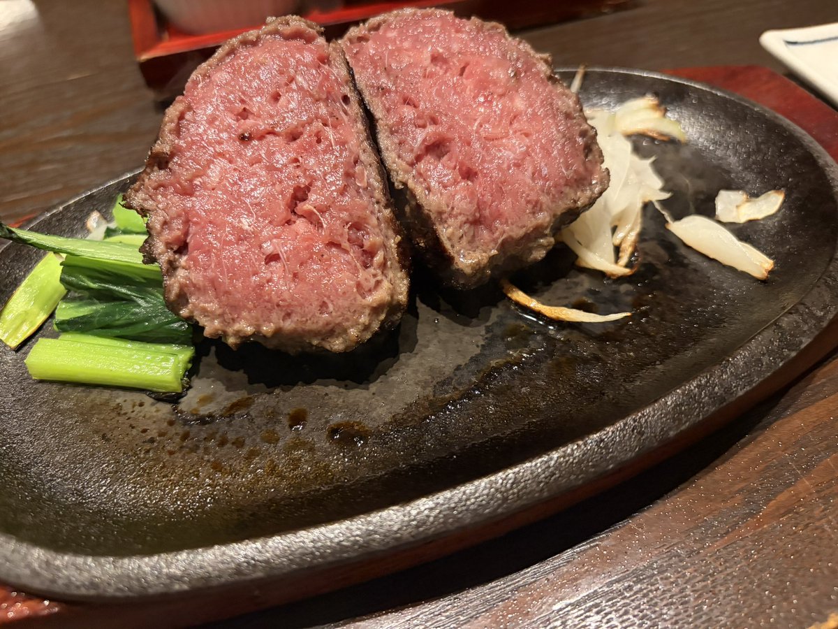 illyfua's tweet photo. 最近予定入れすぎて寝不足😴
仕事、バロ、友達とかとご飯、ゴルフ、配信、とか、色々やってるけど
人生楽しいわ😌

一時期1日予定なくてバロを脳死で12時間くらいやってた時が懐かしい笑。

レイナとチェンバーとヨル使えるようになりたいな‥w https://t.co/cBjcAAv5qI