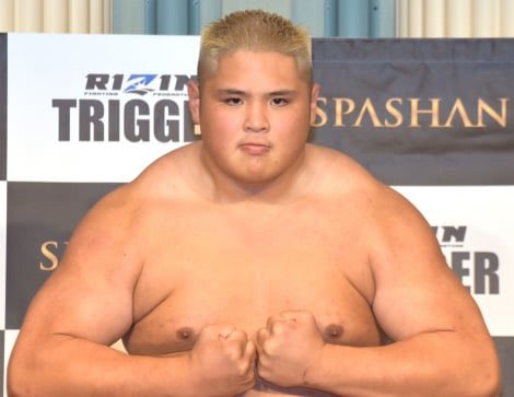 CageSideNote's tweet photo. 【#RIZIN_LANDMARK14 計量速報】

貴賢神🇯🇵が1.2kg計量オーバー❌ https://t.co/3iJrRIry3g