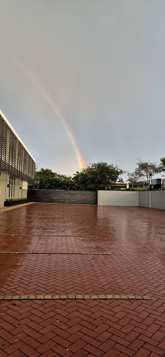 vaneshree02's tweet photo. Hope you have a nice day, if not here's a picture of a rainbow. 🌈☺️ https://t.co/0nqTaG5CLH