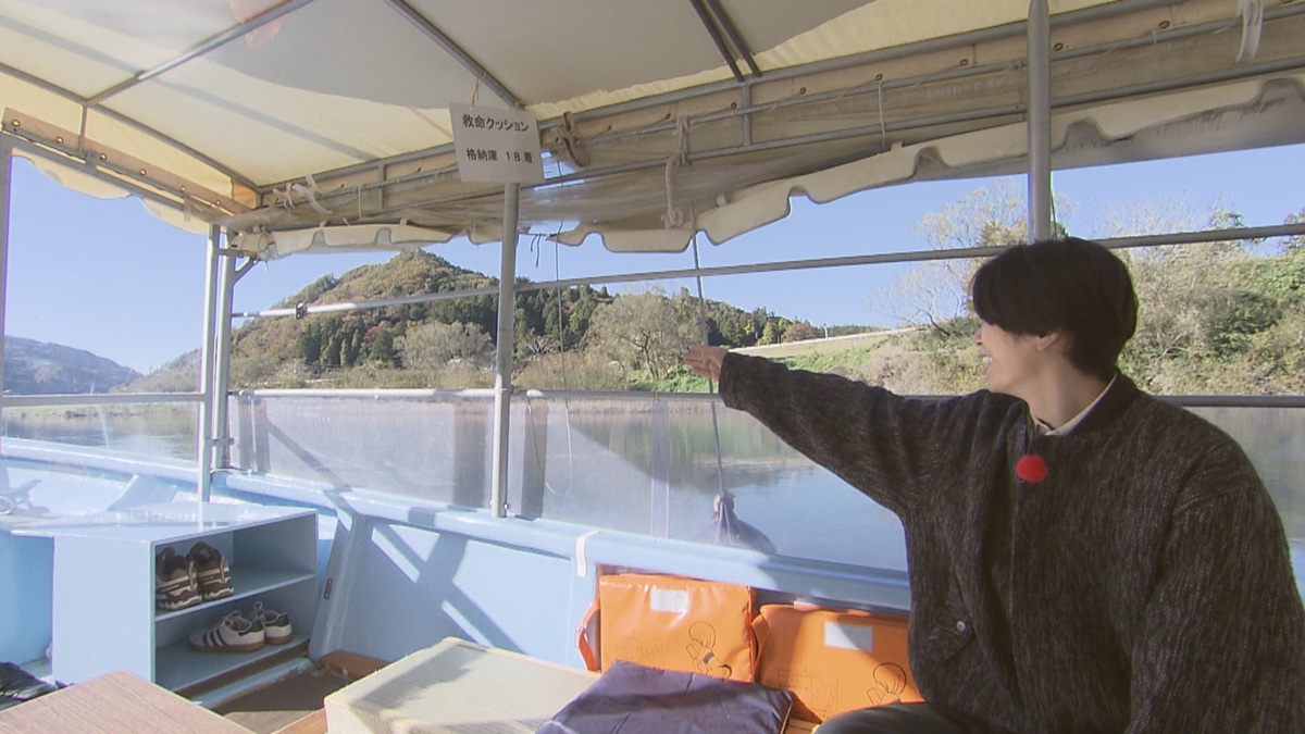 topicool_jp's tweet photo. 【トピクル】

【IMP.通信】影山拓也、まるで海外!?舟下りを初体験!船上でのおやつタイムに絶叫「うま！」

「もう海外ですもん！アフリカ、アマゾン、きっとこんな感じでしょうね」。地球規模のスケールで例える“影山節”で笑いを誘いました

▼記事はこちら▼
🔗https://t.co/dusD4BM6Wd

＃影山拓也 https://t.co/Q7Ek34o6mK