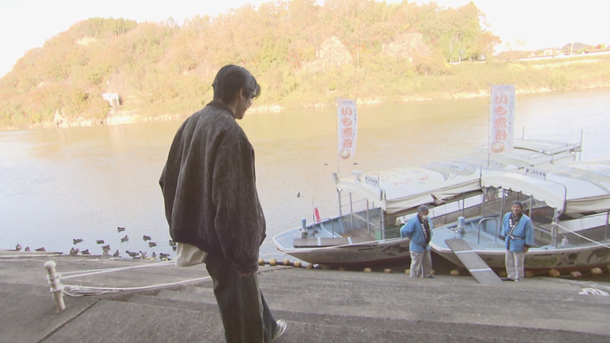 topicool_jp's tweet photo. 【トピクル】

【IMP.通信】影山拓也、まるで海外!?舟下りを初体験!船上でのおやつタイムに絶叫「うま！」

「もう海外ですもん！アフリカ、アマゾン、きっとこんな感じでしょうね」。地球規模のスケールで例える“影山節”で笑いを誘いました

▼記事はこちら▼
🔗https://t.co/dusD4BM6Wd

＃影山拓也 https://t.co/Q7Ek34o6mK