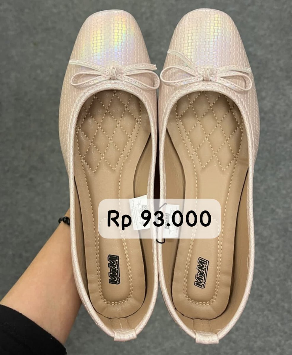 indyeay's tweet photo. @whivty Flatshoes mxm (brand matahari) termurah. Harga serba Rp 93.000
Bisa oren, dom Bogor. Ongkir 5k jabodetabek🤗🤗🤗 https://t.co/rbU8wY6qmT