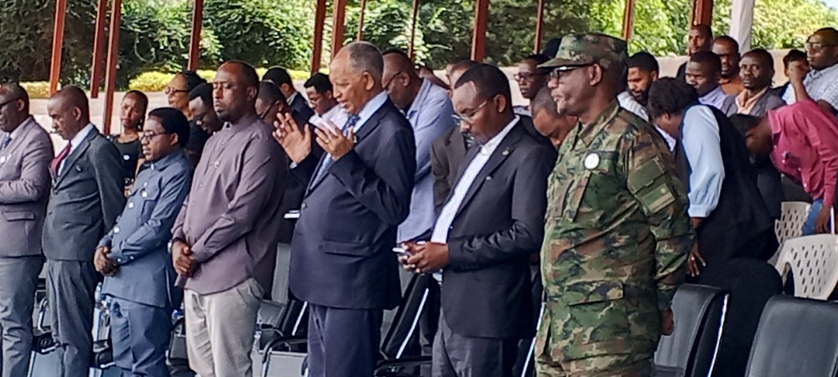 IGISABOTELEVIS1's tweet photo. Kuri uyu wa 05/06/2026 muri Kaminuza yigenga ya Kigali ULK bibutse ku nshuro ya 32 Jenoside yakorewe Abatutsi mu 1994 Igikorwa cyabanjirijwe no Kunamira no gushyira Indabo ku mibiri y'Abatutsi basaga ibihumbi 250 bashyinguwe mu Urwibutso rwa Kigali @ULK_info @Unity_MemoryRw https://t.co/q8ublYkgkc