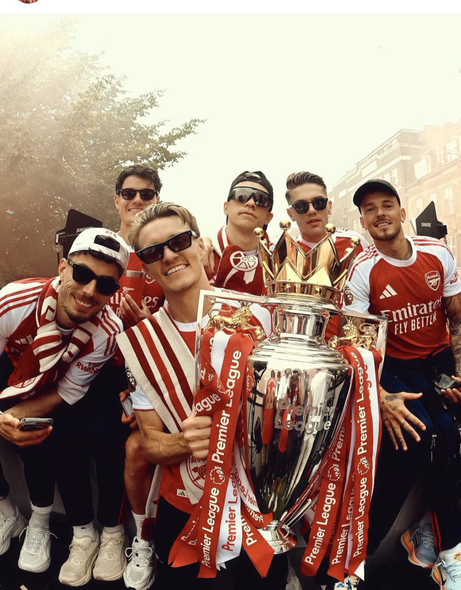 OakTreexk's tweet photo. Quote this tweet with your team recent trophy 
If the trophy is more than 3 years old, you’re out 😂😂😂😂😂😂😂😂😂 https://t.co/tcvJhnuzlu