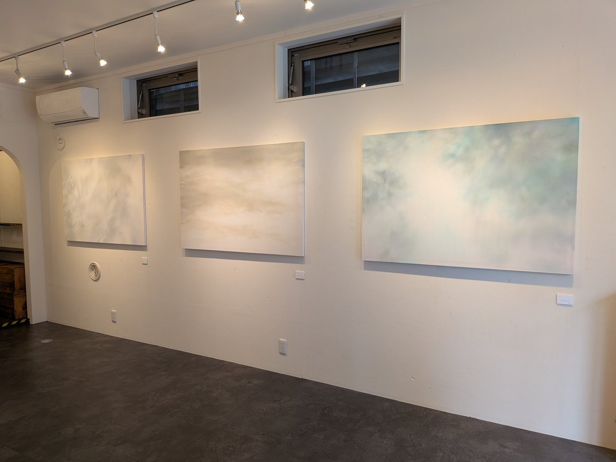 FLEW_GALLERY's tweet photo. 飯塚萌瑛展
「緊張と弛緩　そのとき」

余白の豊かさ、絵の佇まいそのものを静かに感じられる展示です。

🗓️2026.6.05(Fri)-2026.6.10(Wed)
🕕️12-18時（最終日は15時まで）

#絵画
#フリュウ・ギャラリー　#フリュウギャラリー　
#上野谷根千　#根津 https://t.co/c0sN04flmE