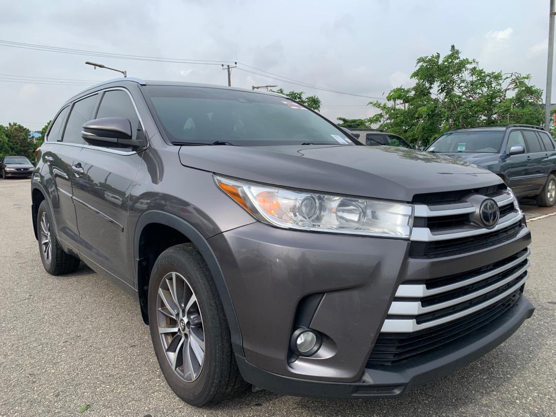 Matarab_Autos's tweet photo. Foreign Used Toyota Highlander XLE 2018

Accident Free
June 1st 2026 Entry
Thumb Start 
Park Assist 
3 row seat (7 Seater including driver)
Keyless Entry
Moonroof 

Price:- 38 Million Naira Only 

Click to own your dream car: https://t.co/jX0R5EZSNJ https://t.co/TaQE6qSP5A