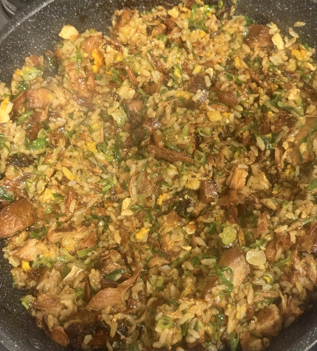 moritsuba3's tweet photo. 今日の飯

角煮炒飯作った
美味すぎた https://t.co/dcAbvXLozC
