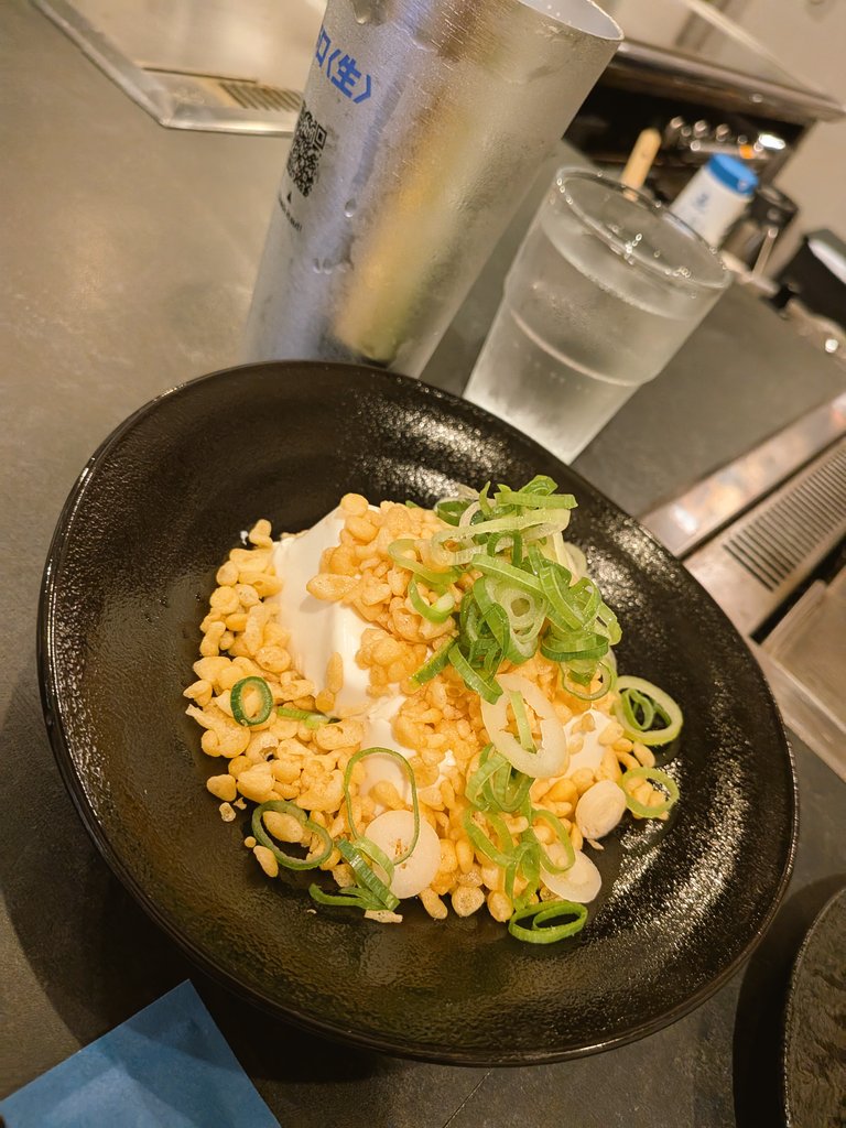 brthtky's tweet photo. 鉄板兎屋スタート
ワンオペの理由聞きに来た https://t.co/PrtoUG20gq