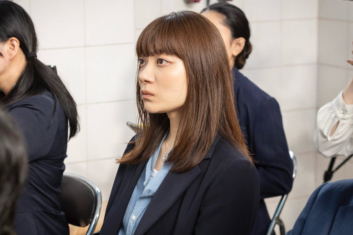 kantele's tweet photo. 今夜10時はドラマ『#銀河の一票』第8話放送📺

あかり（野呂佳代）が茉莉（黒木華）らを副知事に指名すると宣言した異例の出馬表明会見。3人が政界を追われていた過去も暴露され、リベンジに挑む「チームあかり」は有権者の心をとらえ始めます。

一方、民政党では鷹臣（坂東彌十郎）に不満を抱く議員たちが党を離れ、AI企業社長・風間（梶裕貴）を擁立する元都連会長・葛巻（堀部圭亮）らに合流。

流星（松下洸平）の得票を大きく削りかねない動きに、党内では動揺が広がります。さらに、茉莉が追う“告発の手紙”にも新たな疑惑が浮上して…。

そんななか、チームあかりの公約に共感した謎の女性（日髙のり子）が選挙事務所を訪問。ある深刻な悩みを打ち明けます。

放送前にぜひ第7話のおさらいをお願いします👇
 📺TVerで無料配信中！本日よる10時まで🏃💨
 https://t.co/HvNDyyHkr1

📖第8話のあらすじ詳細は公式HPへ
 https://t.co/ZdHL8YBxFe

📝田辺ユウキさんによる第7話レビューはコチラ【ネタバレ注意】
 https://t.co/lw3nDBWEHL

#黒木華 #野呂佳代 #松下洸平