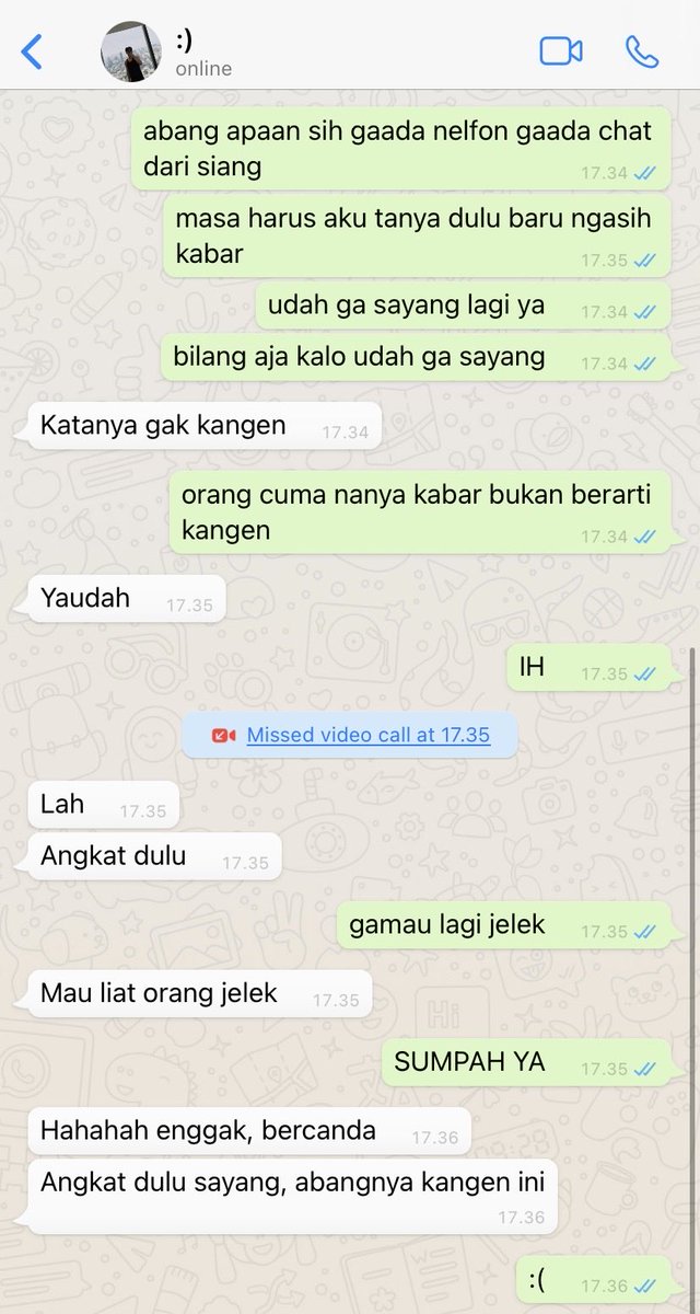 aurellisse's tweet photo. #pondphuwin (au) omongan phuwin kalo lagi ldr sama pacar besarnya

pas siang                vs            pas malem https://t.co/WWnYN00PLn