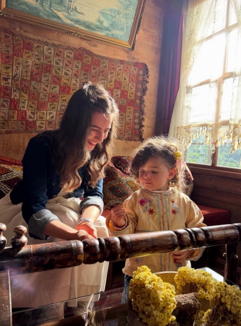 avaayamanofc's tweet photo. Eleni &amp; Aleyna Tutulması 🧚

#AvaYaman https://t.co/iBZOqmIZe7