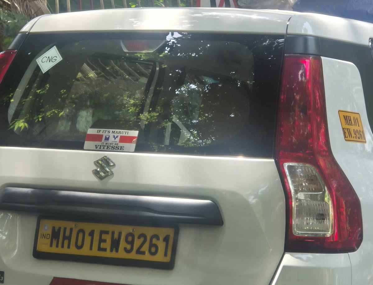 43_being's tweet photo. @MTPHereToHelp @CPMumbaiPolice @MumbaiPolice @AddCPCentralMum this is not an issue of local resident or vehicle in parking zone. Issue is uber ola T permit vehicles are not allowed parking in residential area by law. Dear Dadar Traffic Div constables please move the vehicle out. https://t.co/soMwpFZuWd