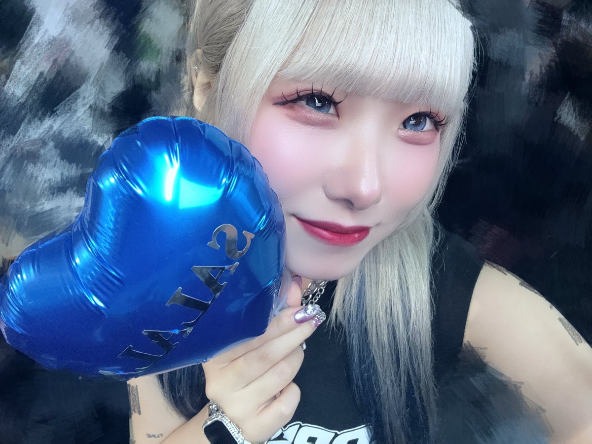 lambda_SALALA's tweet photo. みんながくれた "𝑩𝑰𝑮 𝑳𝑶𝑽𝑬" 獲得✊🏻💙💫‼️
#ラムダ_PROTON #LΛMBDA #BADKNee https://t.co/v9W3pkIpTR