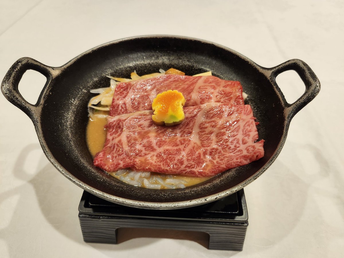 moerockueda's tweet photo. 高そうなペラペラのお肉！ https://t.co/HAzxPjUV4U