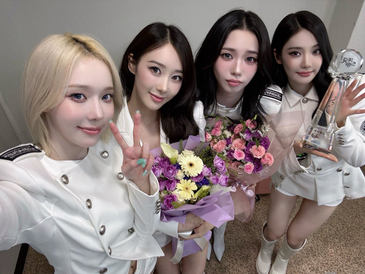 NINGFIDA's tweet photo. proud of my girls ♡ https://t.co/doudZV4V7A