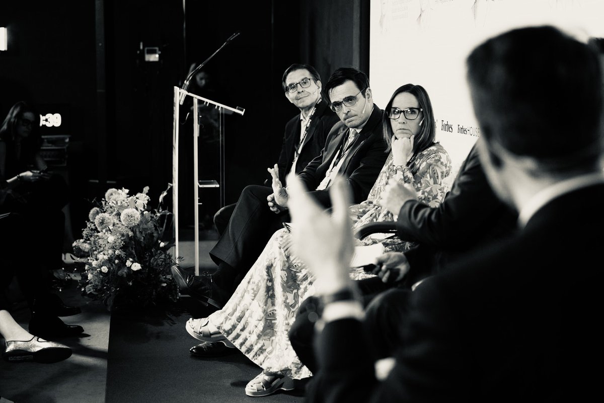 eoi's tweet photo. 🗣️@ramongurriaran, director de Postgrado y Executive Education participa en la Mesa Redonda: Energía y utilities: La reinvención del sistema energético en el Forbes Sustainability Summit 2026 de @Forbes_es para explicar los programas formativos EOI.
🔗https://t.co/7aklUVijpC https://t.co/9BvIzqAaUe