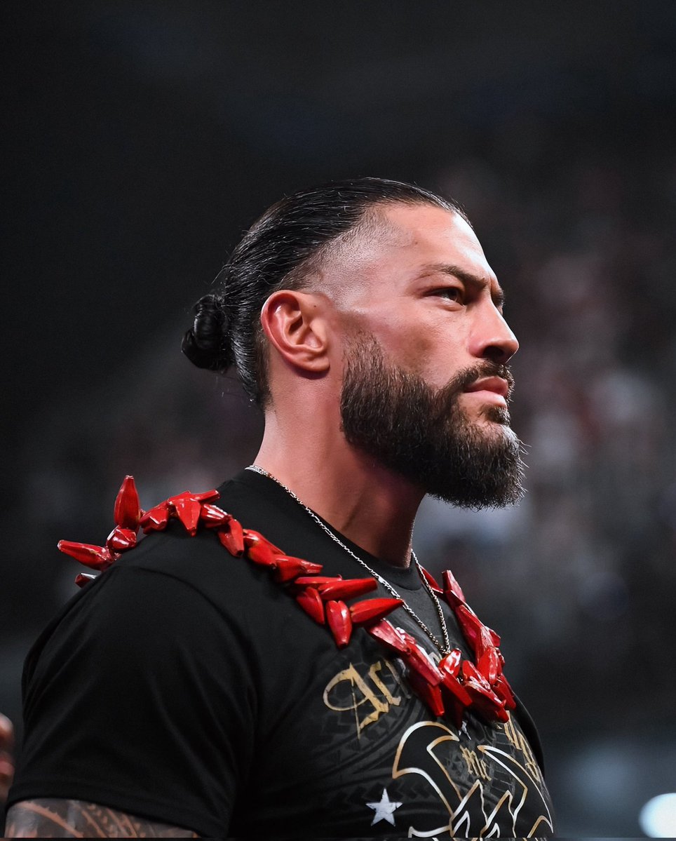 UndisputedReign's tweet photo. Roman Reigns ✮ https://t.co/dGc2C2VbpG