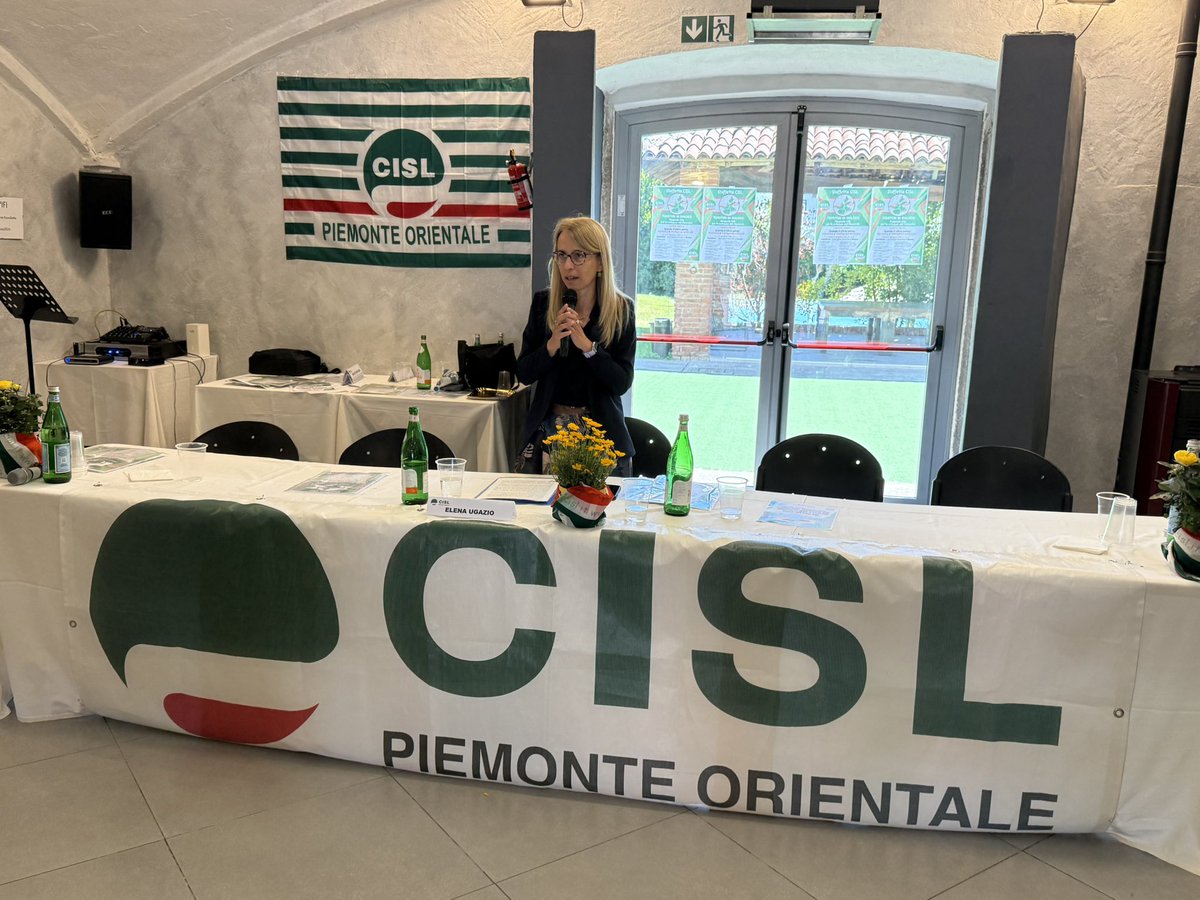 CislPiemonte's tweet photo. Nella seconda parte della mattinata, la Staffetta Cisl a Novara è entrata nel vivo con il confronto con il mondo imprenditoriale: Confindustria, API, CNA e Confartigianato, tutti intorno allo stesso tavolo per ragionare su Silicon Box, innovazione tecnologica e ricadute concrete sul tessuto produttivo locale.
Le conclusioni delle giornata sono state svolte da Elena Ugazio, Segretaria generale Cisl Piemonte Orientale. “Questo confronto è stato concreto e utile - ha detto Ugazio - perché la sfida sui microchip coinvolge tutti: imprese, lavoratori e comunità. È un’opportunità incredibile che va colta, accompagnata e guidata”. 
Con la tappa di Novara si è chiusa la Staffetta Cisl “Territori in dialogo per lo sviluppo del Piemonte”. Ma il lavoro per costruire uno sviluppo davvero radicato nei territori è appena cominciato.