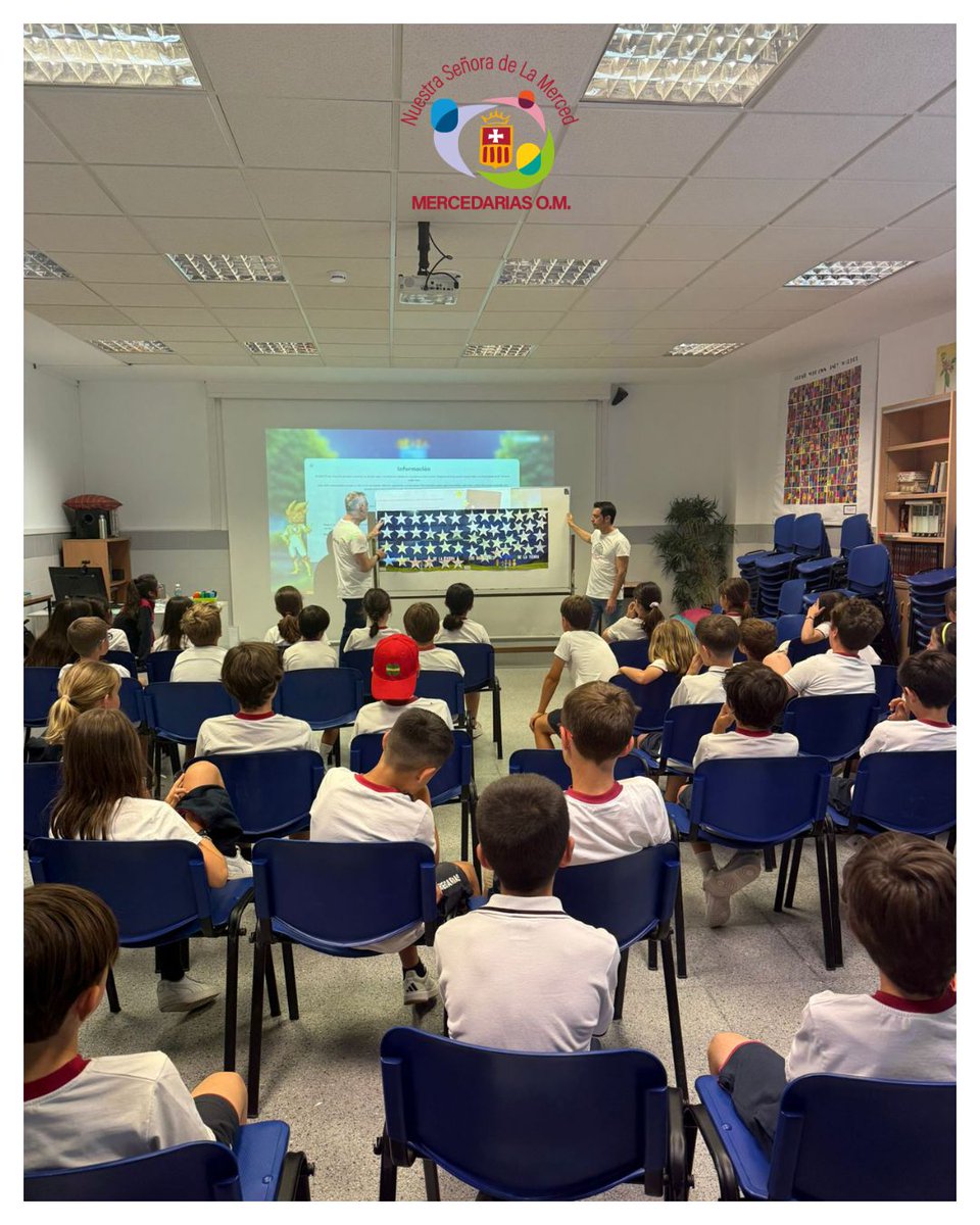 MercedariasTC's tweet photo. 🌍♻️ Los alumnos de 4º de Primaria han disfrutado hoy de un fantástico taller sobre sostenibilidad y los Objetivos de Desarrollo Sostenible, impartido por el papá de uno de nuestros alumnos. ¡Gracias por acercar estos valores a nuestras aulas! 💚 #ODS #Sostenibilidad #Primaria https://t.co/9V8Yj0KLqp