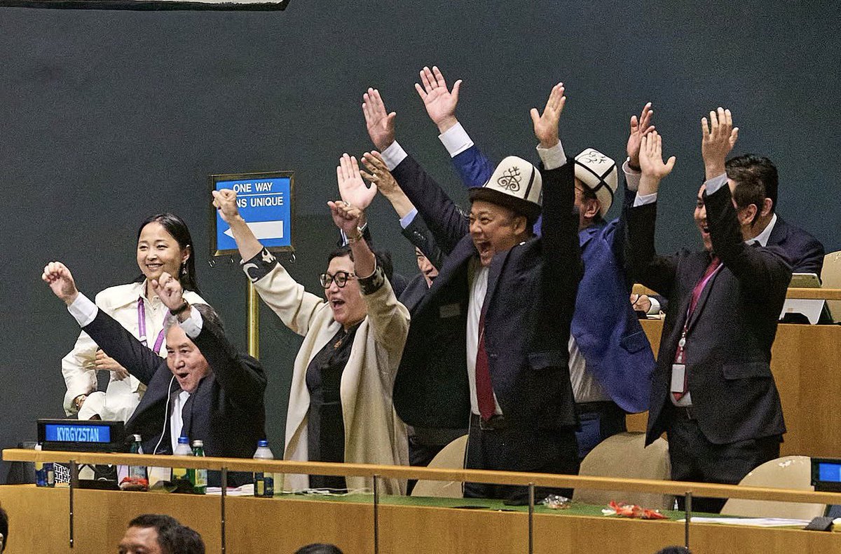 Kazakbaev_R's tweet photo. Kırgız Cumhuriyeti, tarihte ilk kez Birleşmiş Milletler Güvenlik Konseyi’nin geçici üyesi olarak seçilmiştir 👏🏽👏🏽👏🏽 🇰🇬🇺🇳 @MFA_Kyrgyzstan @UN @TC_Disisleri https://t.co/Q2c5PC8eq8