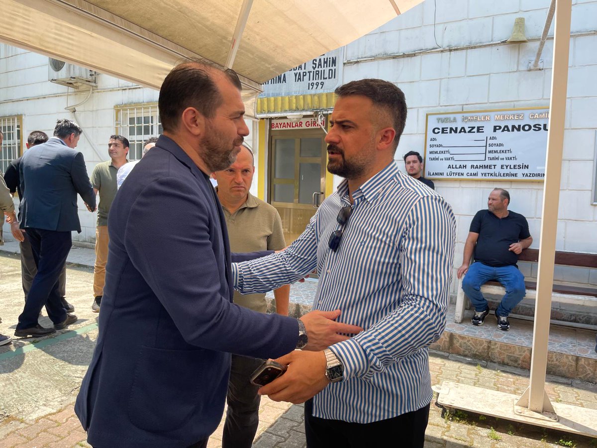aktuzla's tweet photo. İçmeler Mahallesi sakinlerimizden Ramazan ERMEK’in cenaze namazına, İlçe Başkanımız @serefcolak ve ilçe yönetimimizle birlikte katıldık.

Merhuma Allah’tan rahmet, ailesine ve yakınlarına sabır ve başsağlığı diliyoruz.

@abdullahozdemir https://t.co/FKyh0mttfi