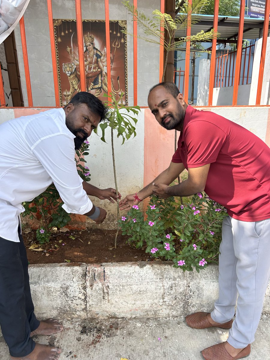 SRavi4BJP's tweet photo. On the occasion of World Environment Day and furthering #EkPedMaaKeNaam initiative of Hon’ble PM Shri Narendra Modi ji, we planted a sapling in Kanchanbagh Division as a humble contribution towards a greener and more sustainable future.

#WorldEnvironmentDay https://t.co/1vzFe3mRZz