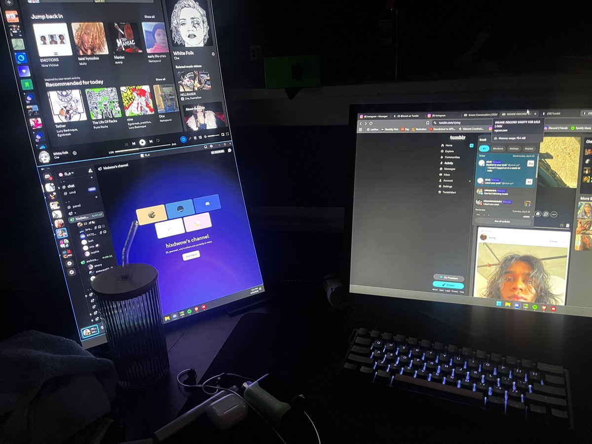 agreatinstance's tweet photo. damn this is the last time i'll see my setup at this house https://t.co/712CCiwHyZ