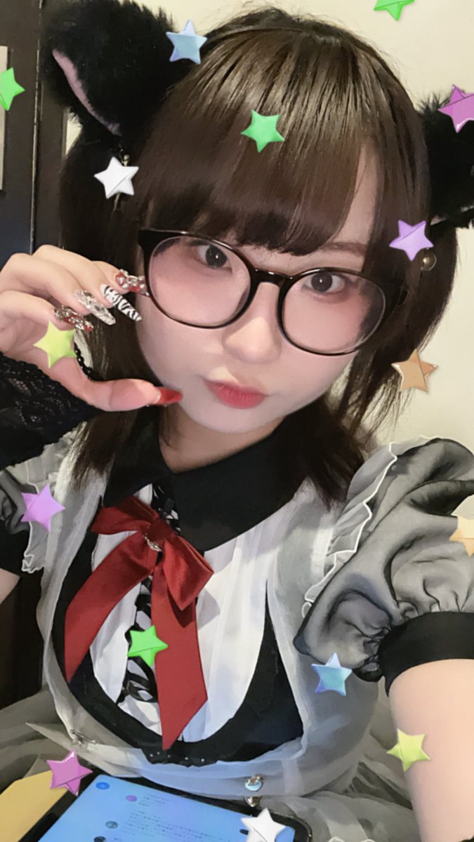 po_toro's tweet photo. しいなです👓❤️

今日朝からずっと外いたのに化粧直しのポーチもってくるの忘れてて萎えました😿えんえん😿化粧崩れてるけど会いに来て〜😿

髪伸ばしてるんだけど結構伸びてきてて嬉しいな🎶スーパーロング目指してます、応援しててね💕︎

今日こそ君にあえるかなあ❔🥺 https://t.co/VMKd03bq36