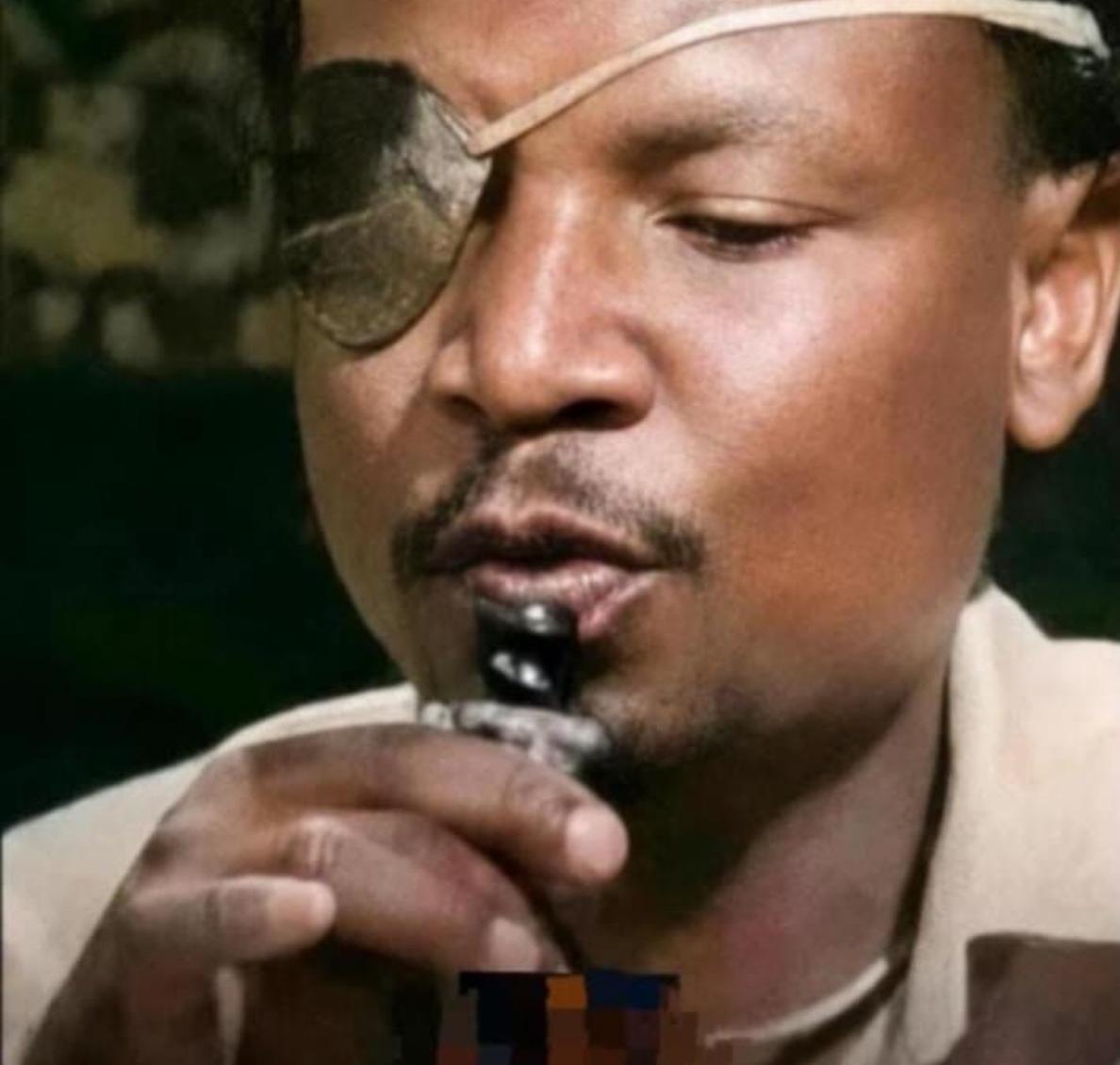 baltysb1's tweet photo. Phuphu! Leselo rola ko basong O tsamaye u Oye Capitec bank ontlele 5 million mme oseke wa iyiponahatsa! https://t.co/xk5KT8AbRR